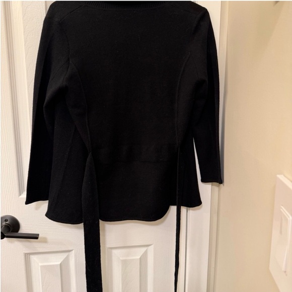 BCBGMaxAzria NWT 💯% Merino Wool Knit Cardigan/Sweater/Jacket/Blazer (Size M) - Picture 5 of 5